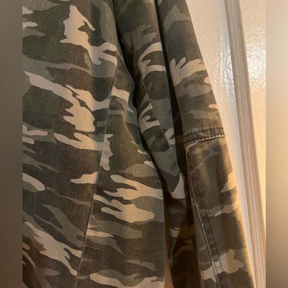 Kensie Camouflage Utility Jacket - Picture 8 of 9